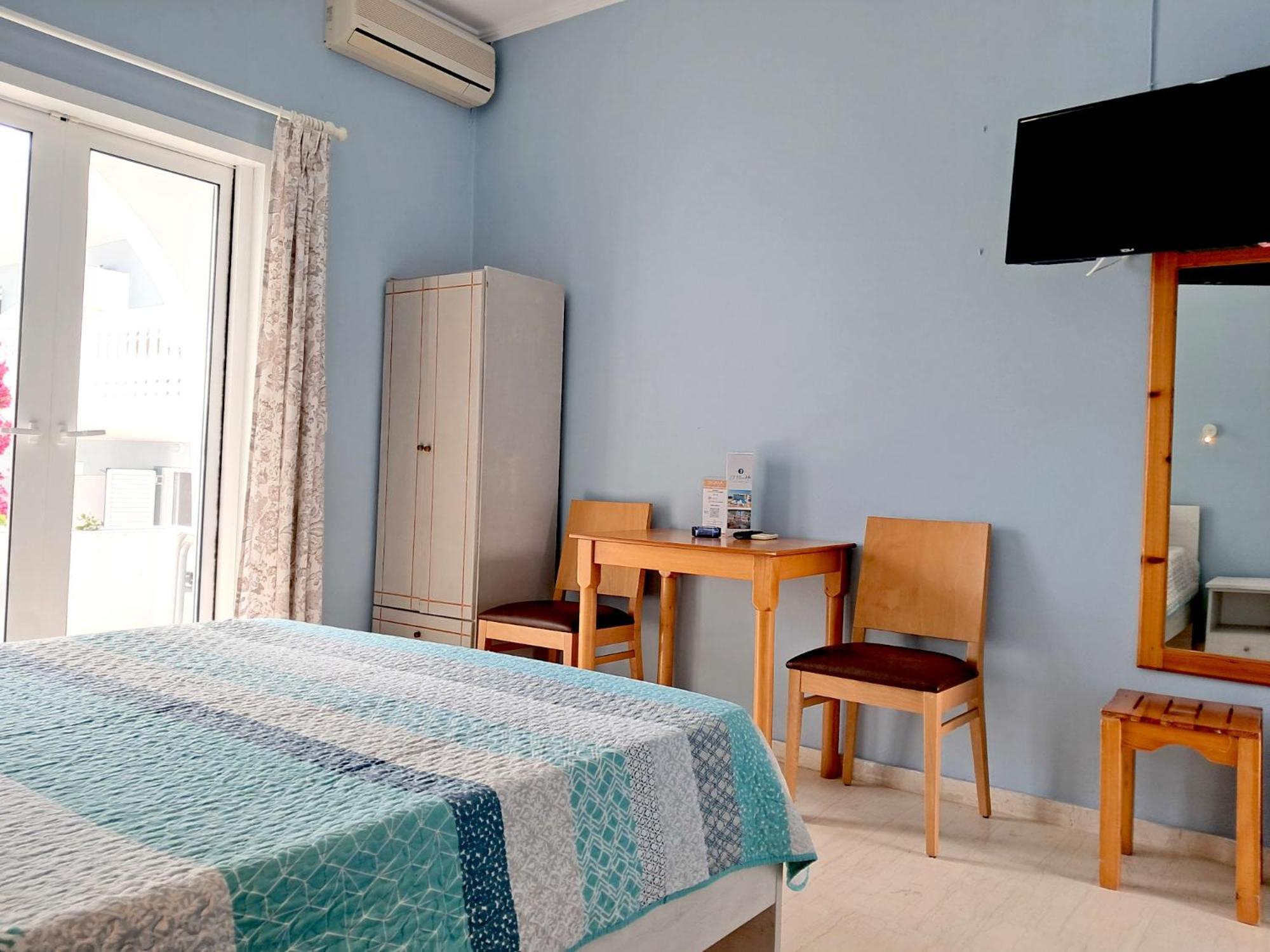 Sigma Hotel Paralia Vrachou Bagian luar foto
