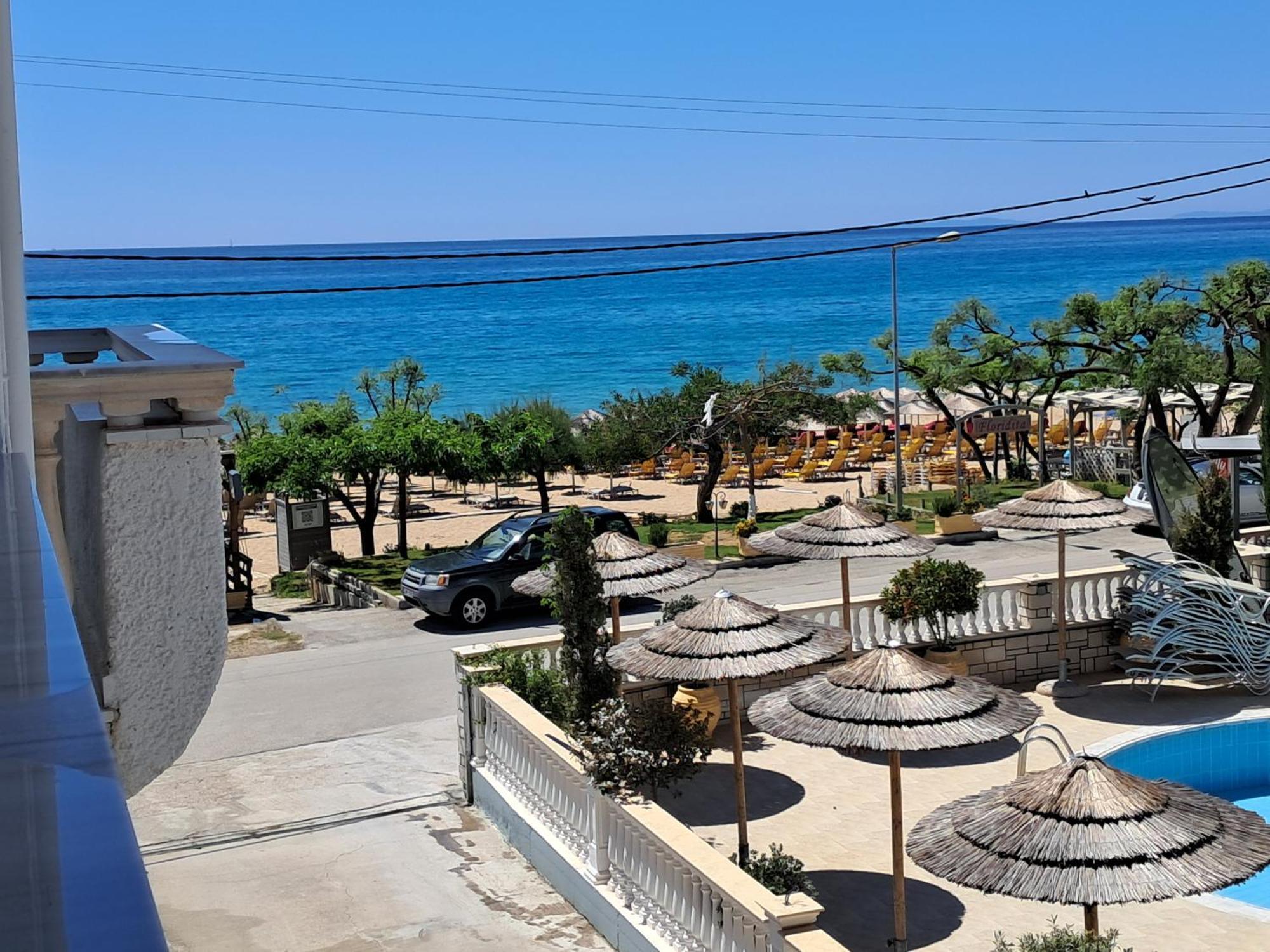 Sigma Hotel Paralia Vrachou Bagian luar foto