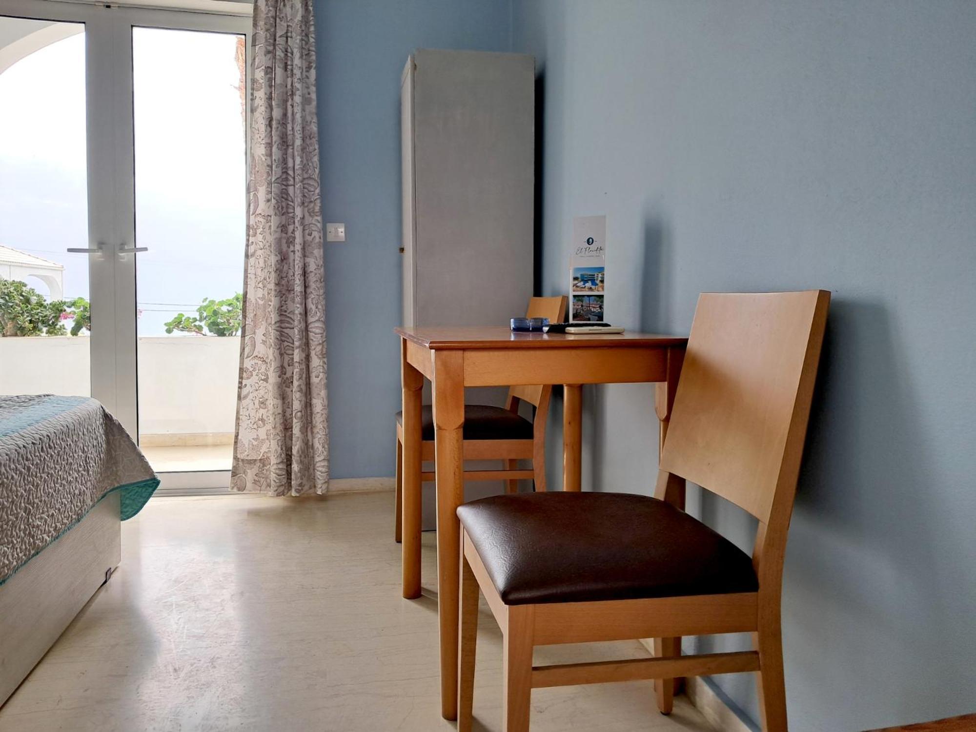 Sigma Hotel Paralia Vrachou Bagian luar foto