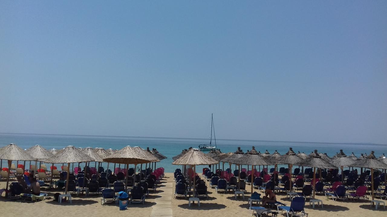 Sigma Hotel Paralia Vrachou Bagian luar foto