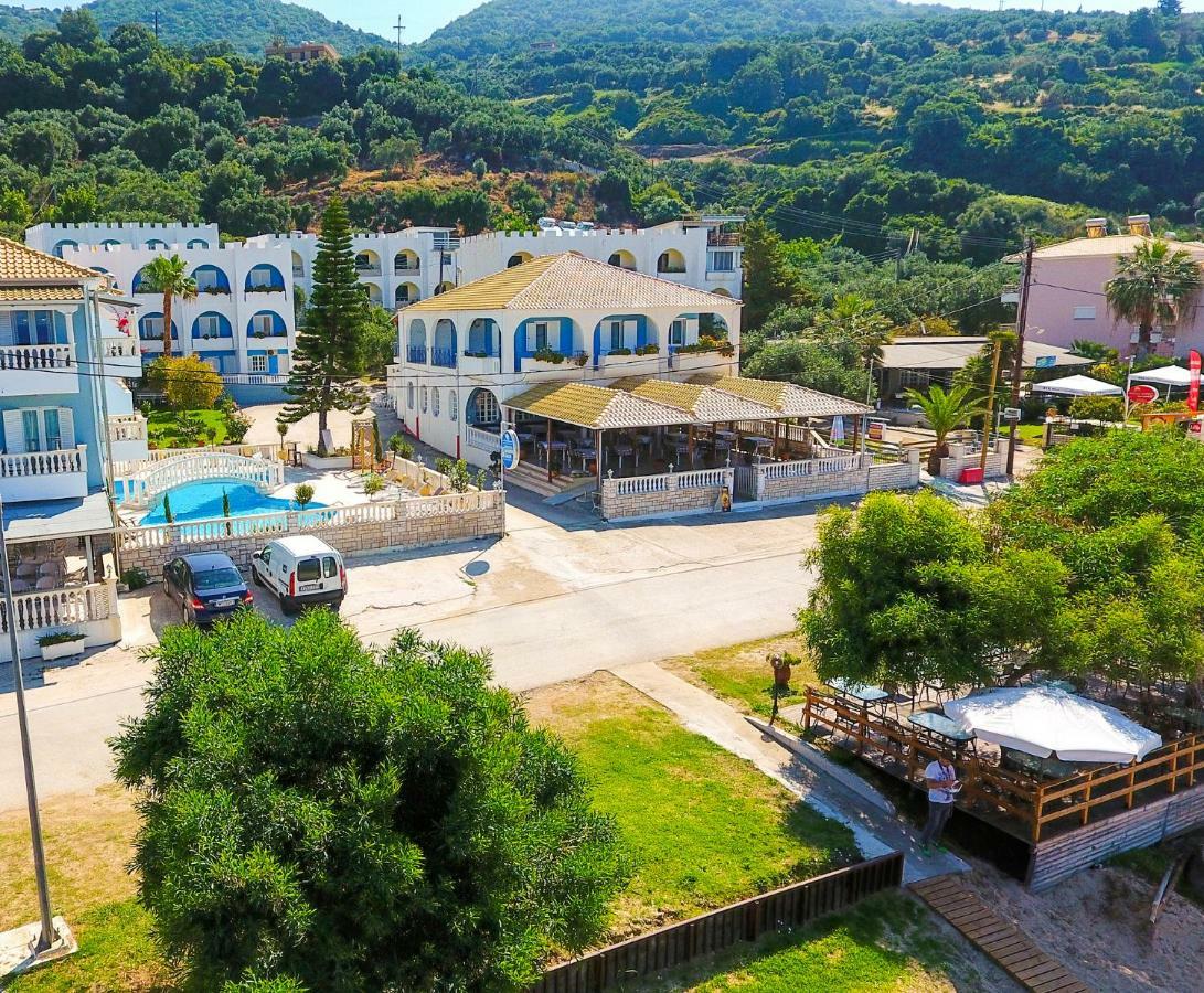 Sigma Hotel Paralia Vrachou Bagian luar foto